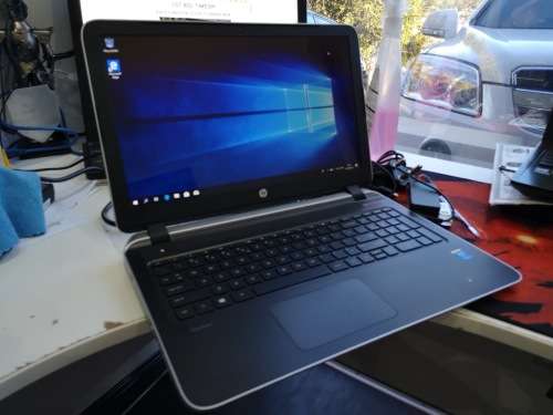 *Beautiful HP PAVILION 15*BEATS AUDIO*i5-5200U*DVD WRITER*6GB RAM*1000GB HDD*HD DISPLAY*
